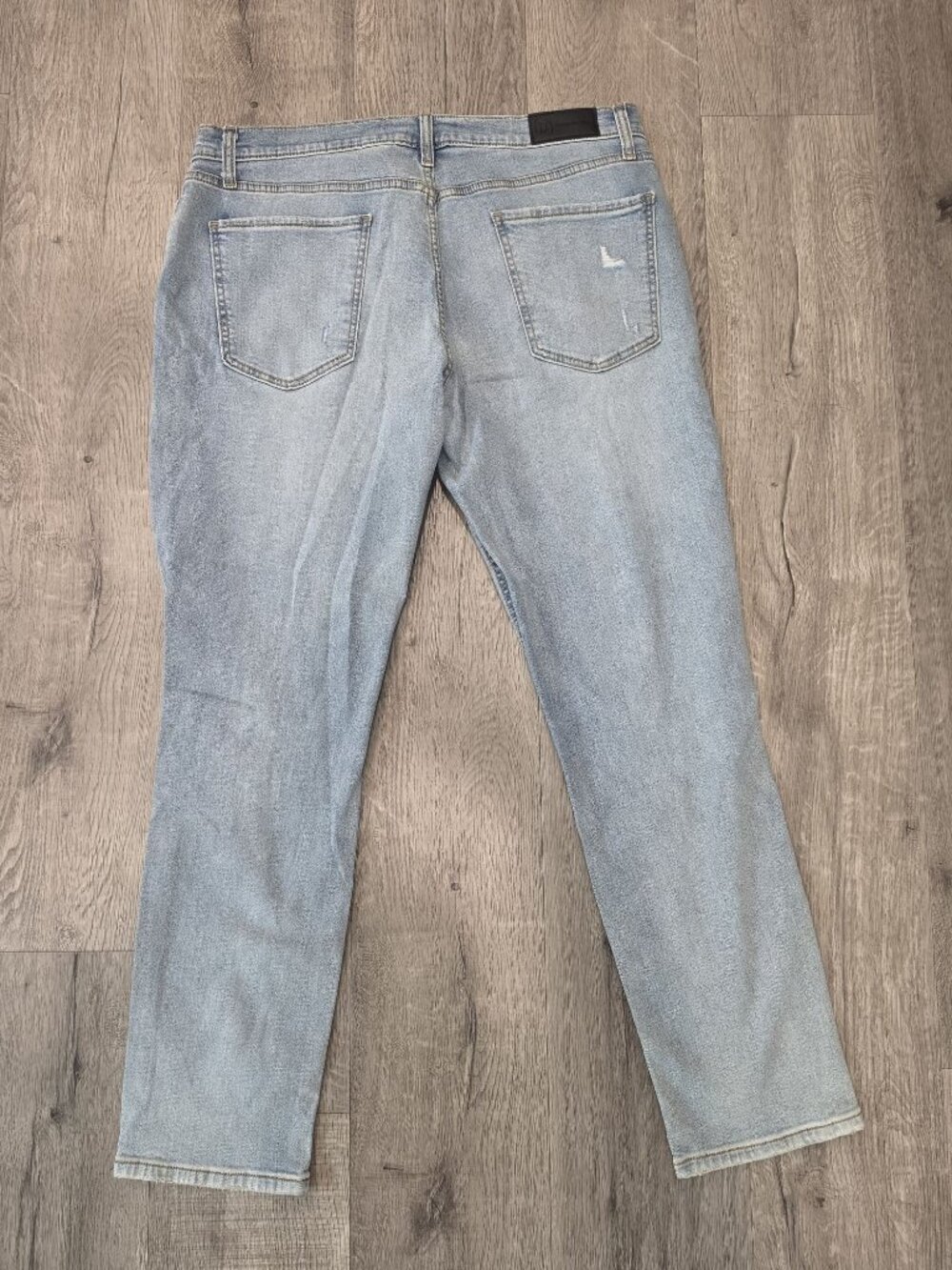 Original Use Mens Light Wash Distressed Jeans Size 36W X 32L Relaxed Fit